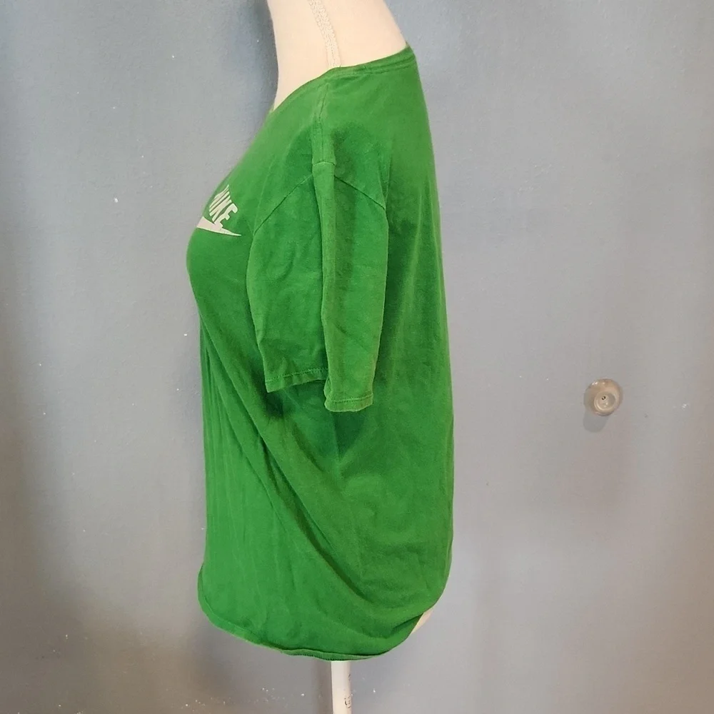Nike Athletic Cut Relaxed Fit Short Sleeve T-shirt Academia Gym Activewear